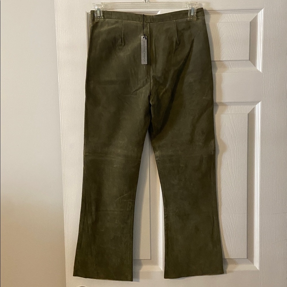 Beautiful People Stylish Olive color Women’s suede pants inseam 28” waist 28” - Picture 4 of 8